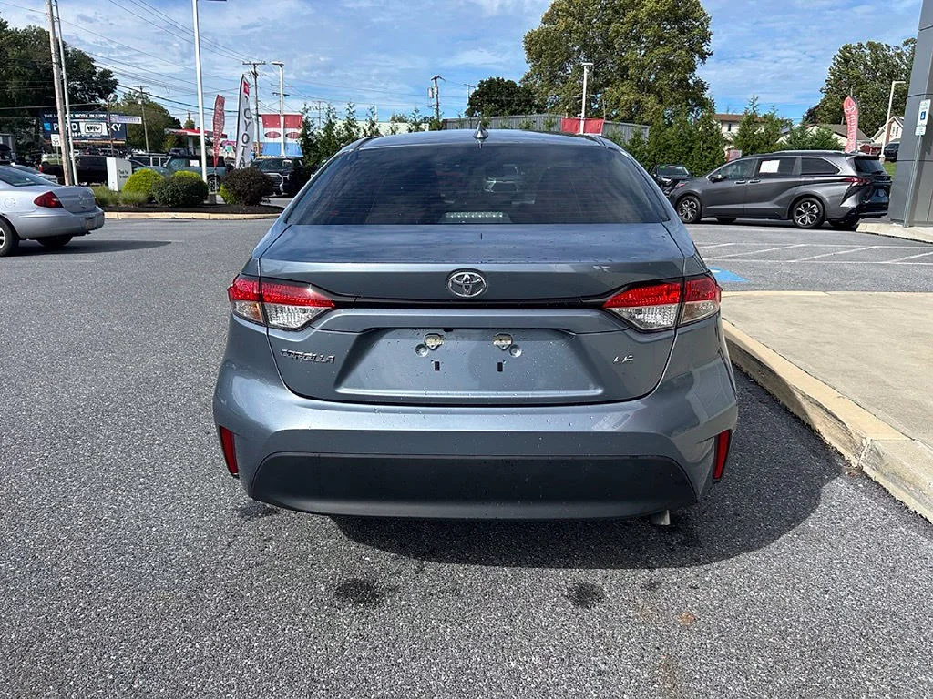 Certified Used 2025  Toyota LE image 5