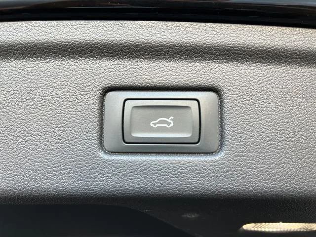 Used 2022 Brilliant Black Audi Premium image 26