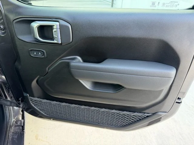 New 2026 Granite Crystal Metallic Clear-Coat Exterior Paint Jeep Sport image 19