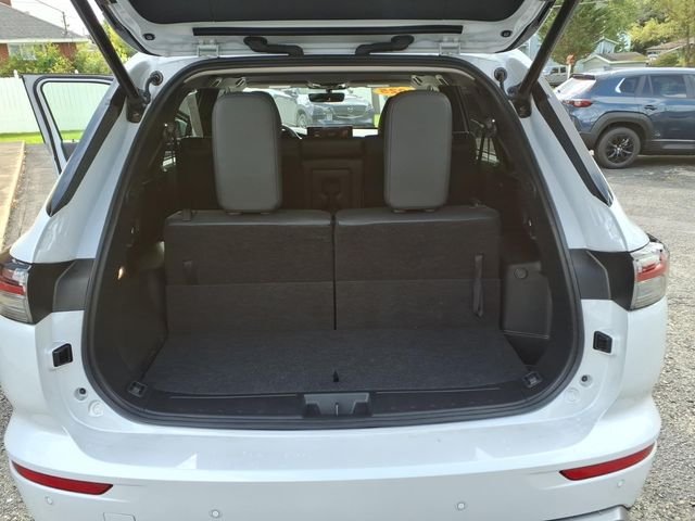 2025 Mitsubishi Outlander SE - Photo 15