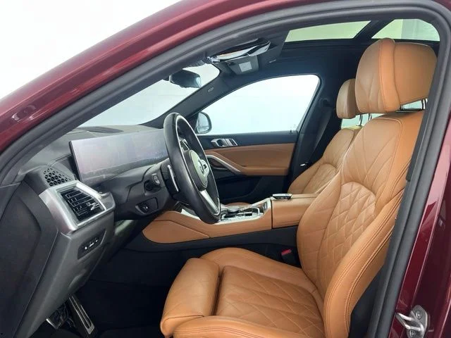 Used 2024 Red BMW xDrive40i image 11