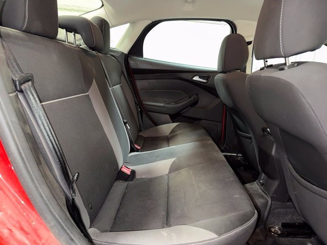 Used 2014 Red Ford SE image 18