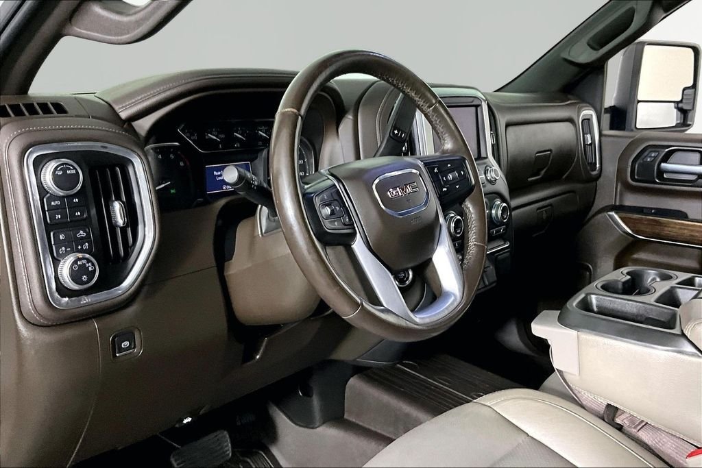 Used 2022 White GMC SLE image 16
