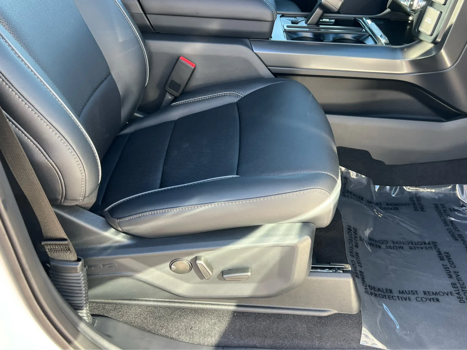 New 2026 Star White Metallic Tri-Coat Ford Lariat® image 15