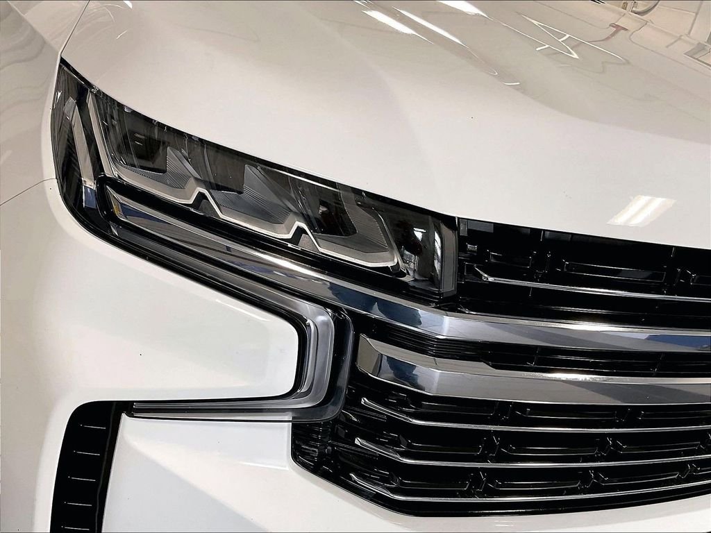 Used 2023 White Chevrolet LT image 33