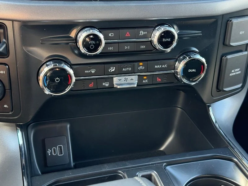 New 2026 Avalanche Ford XLT 4WD SuperCrew 5.5