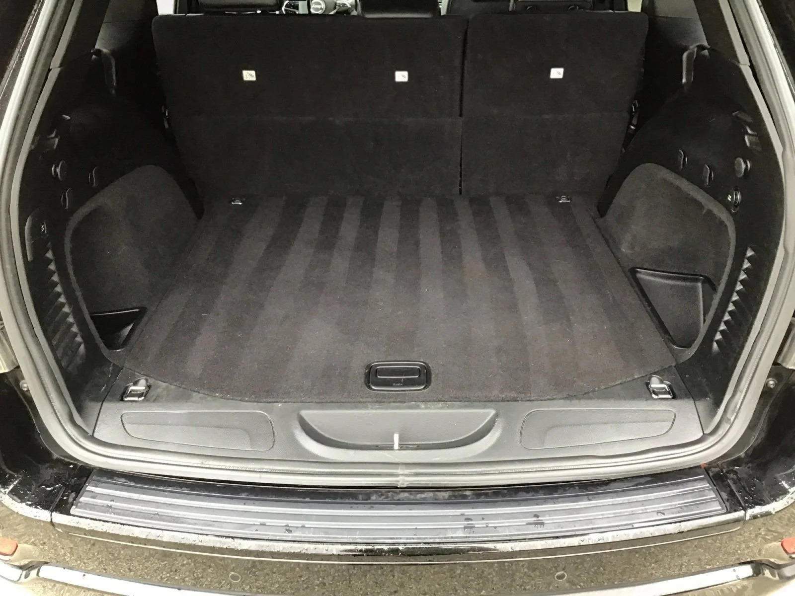Used 2018 Diamond Black Crystal Pearlcoat Jeep Altitude image 14