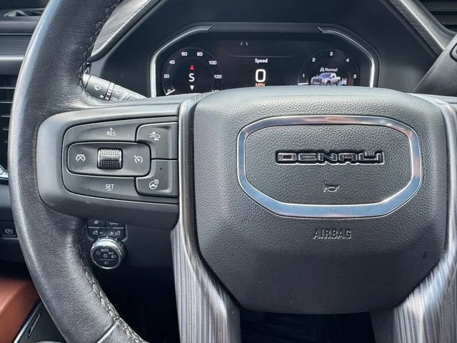 Used 2024 White Frost Tricoat GMC Denali Ultimate image 24