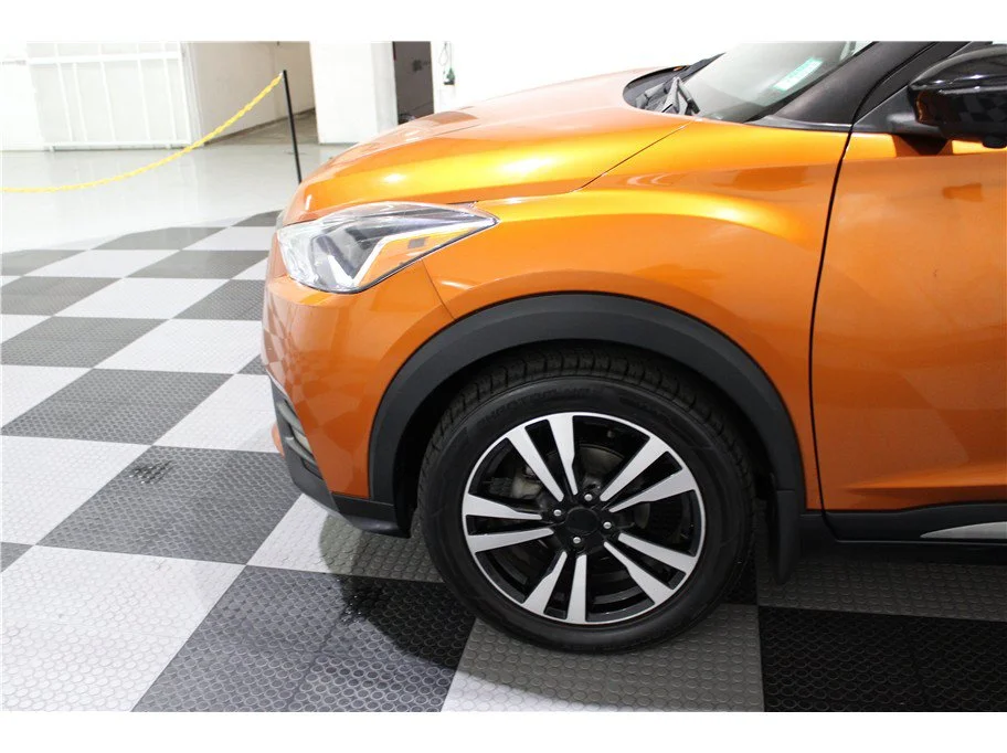 Used 2020 Monarch Orange/Super Black Nissan SR image 9