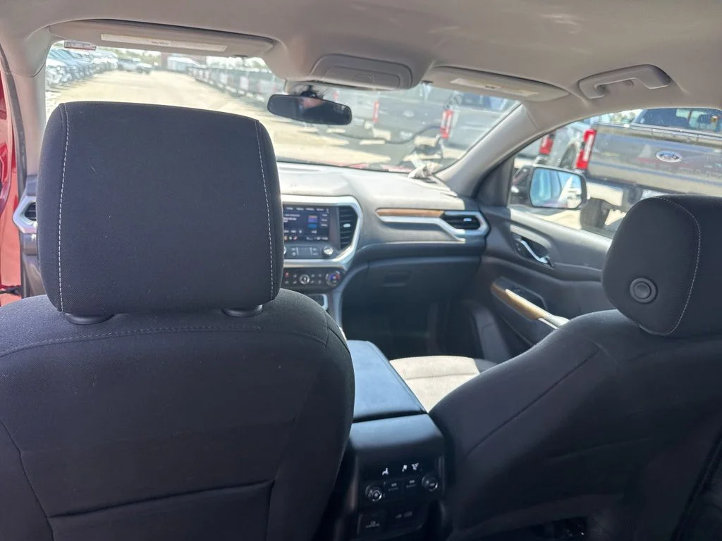 Used 2022 Cayenne Red Tintcoat GMC SLE image 11