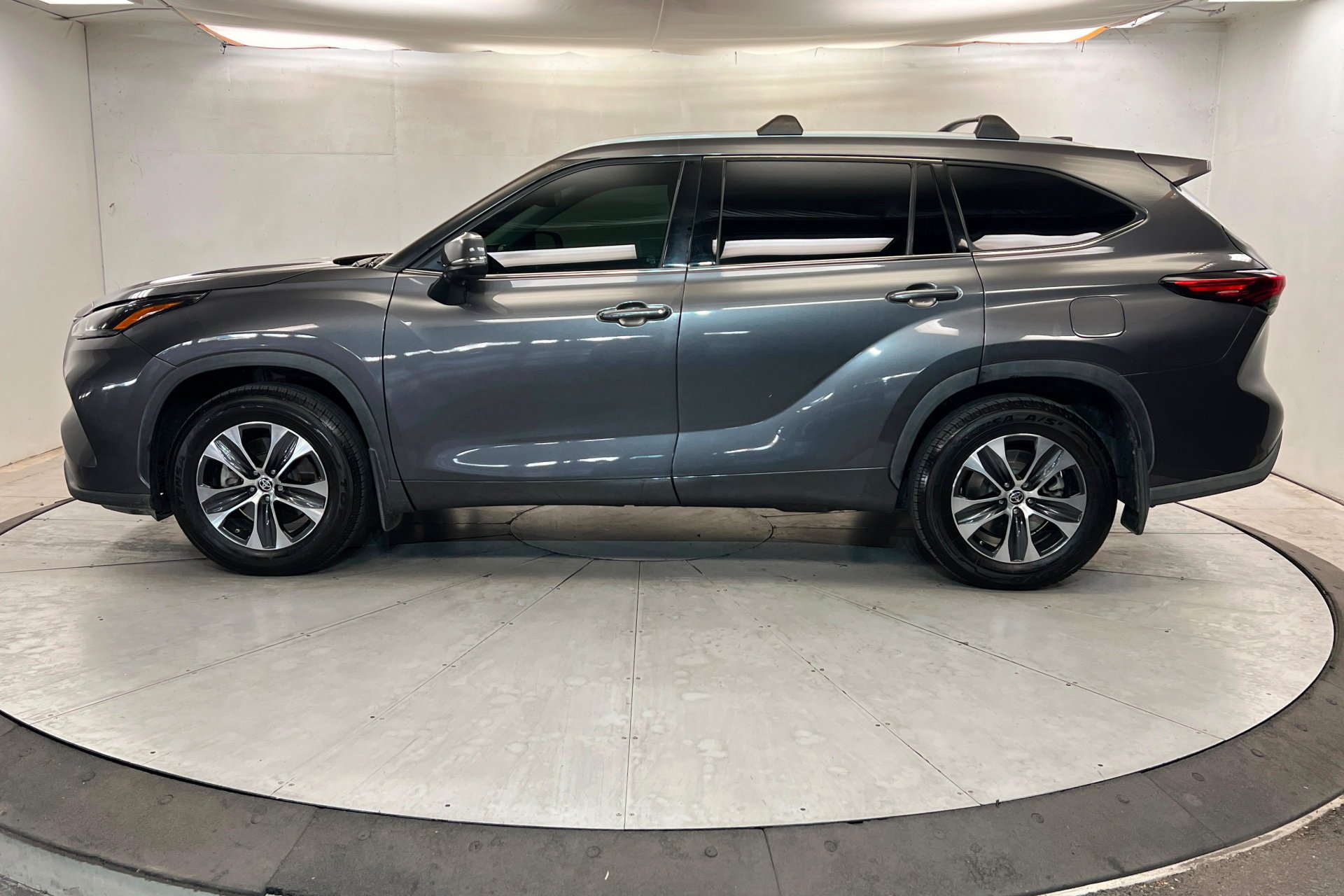 Used 2022 Gray Toyota XLE image 2