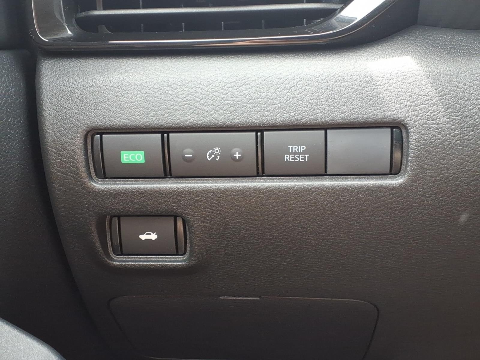 2025 Nissan Sentra SV White at Robbins Nissan