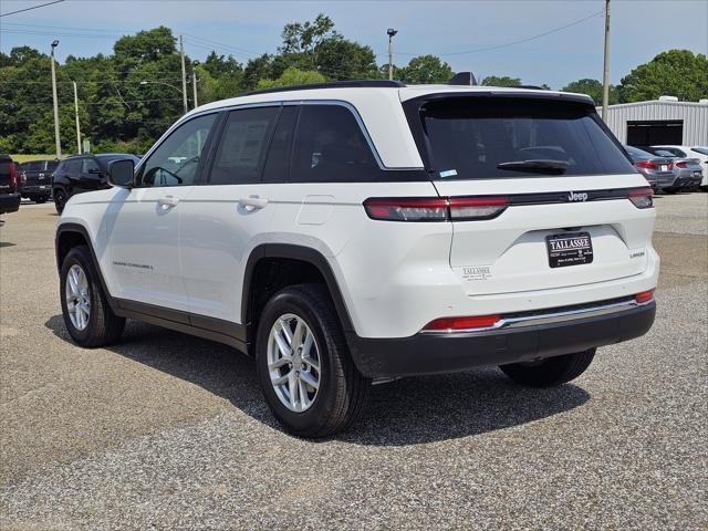 New 2026 Bright White Clear-Coat Exterior Paint Jeep Laredo image 13