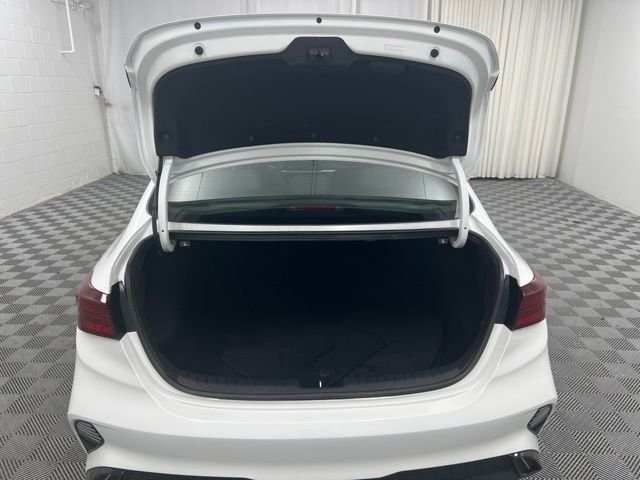 Used 2024 Snow White Pearl Kia GT-Line image 8