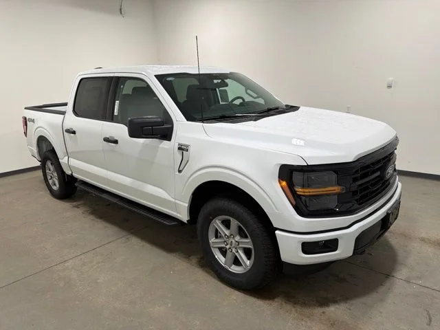 New 2026 Oxford White Ford XLT image 3