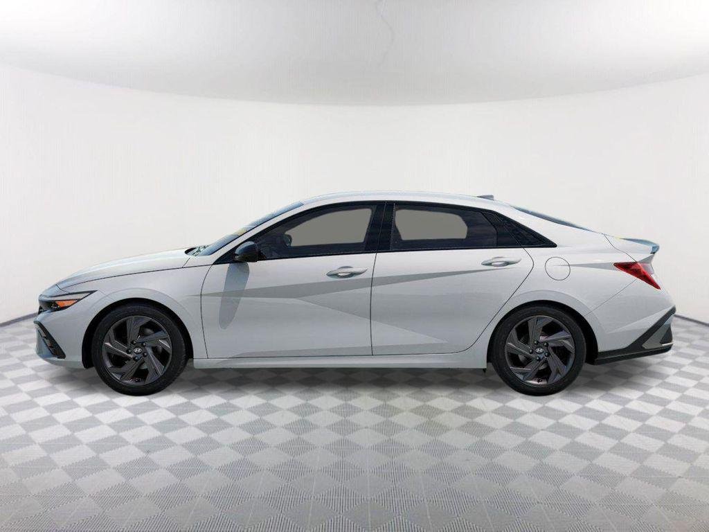 New 2026 White Hyundai SEL Sport image 3