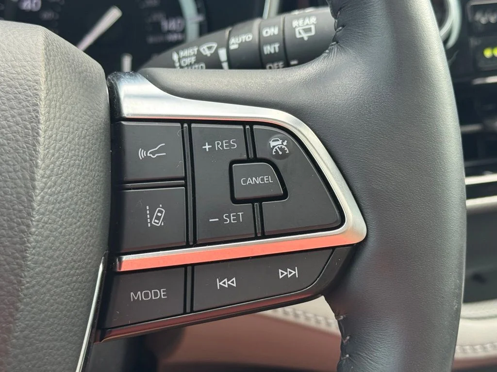 Used 2021  Toyota Platinum image 27