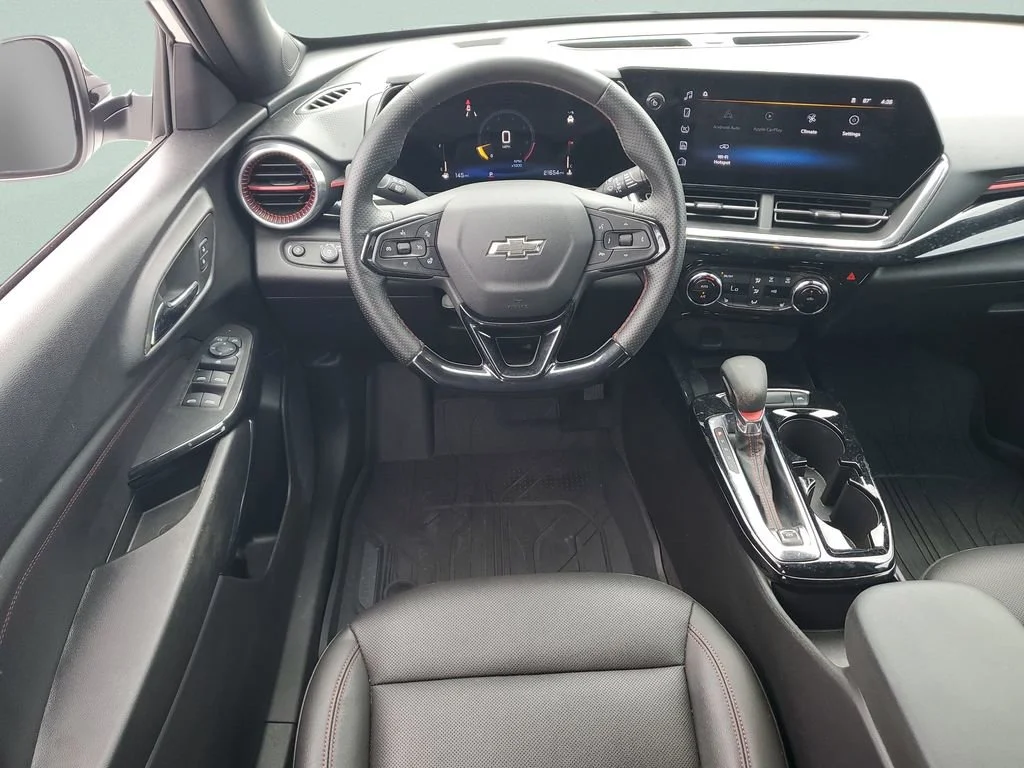Used 2025 Summit White Chevrolet 2RS image 12