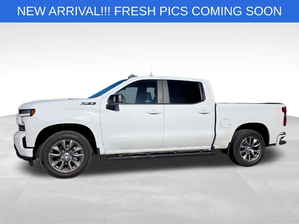 Used 2021 White Chevrolet RST image 3