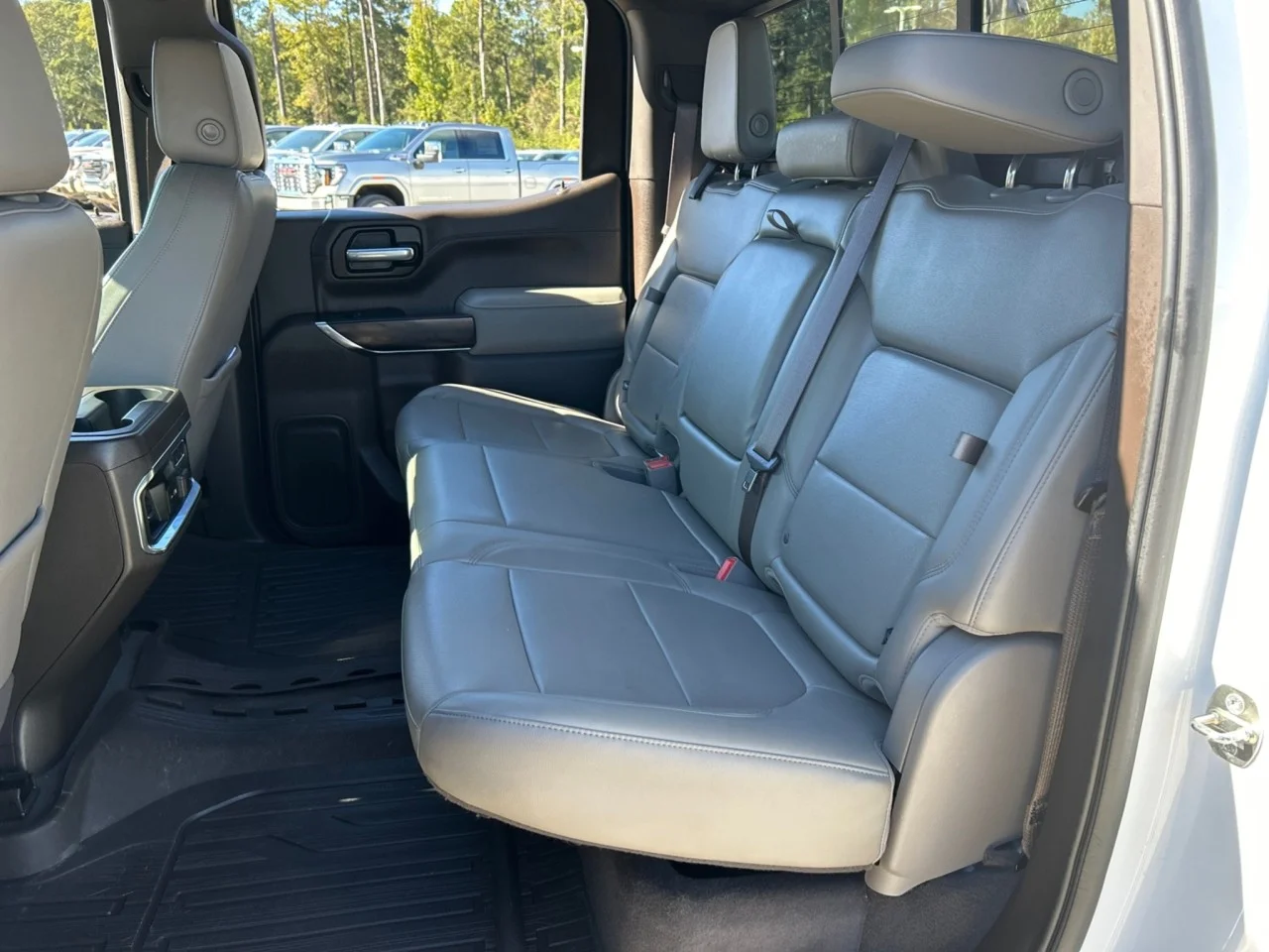 Used 2020 WHITE FROST TRICOAT GMC SLT image 19