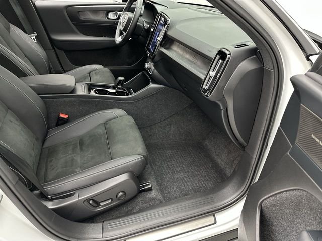 Used 2023 White Volvo Ultimate image 25
