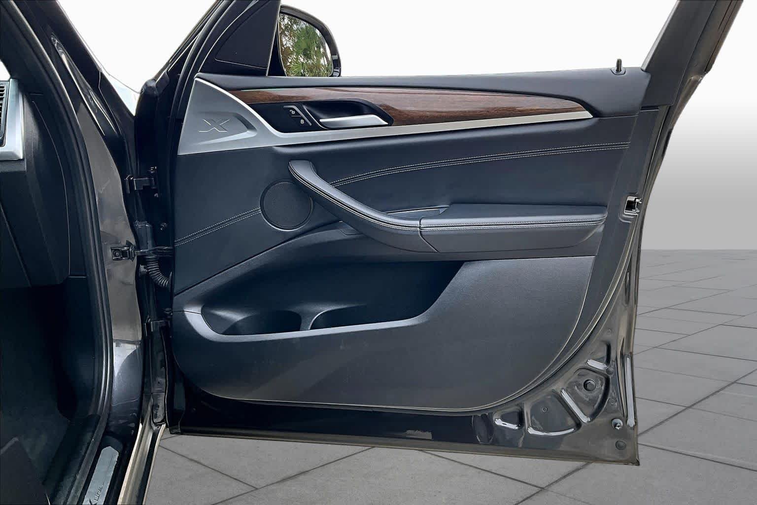 Used 2020 Dark Graphite Metallic BMW sDrive30i image 22
