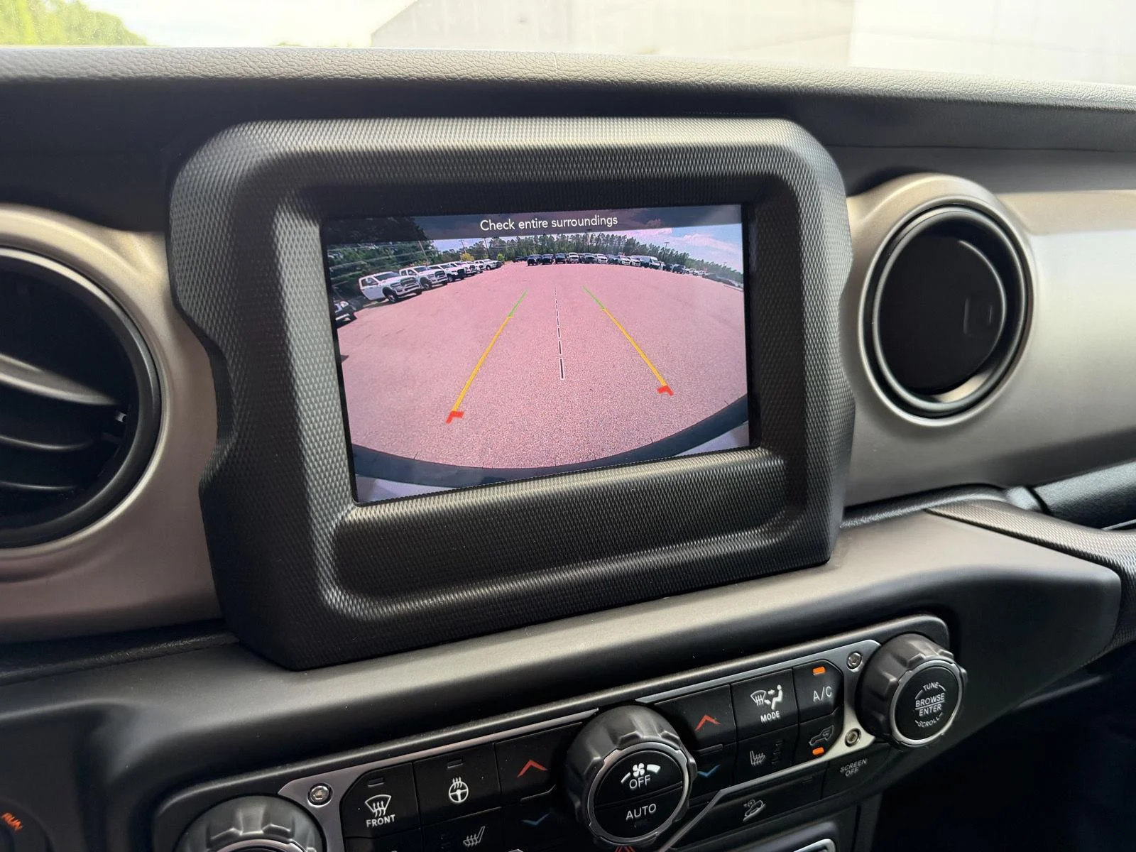 Used 2020 Granite Crystal Metallic Clearcoat Jeep Sport S image 12