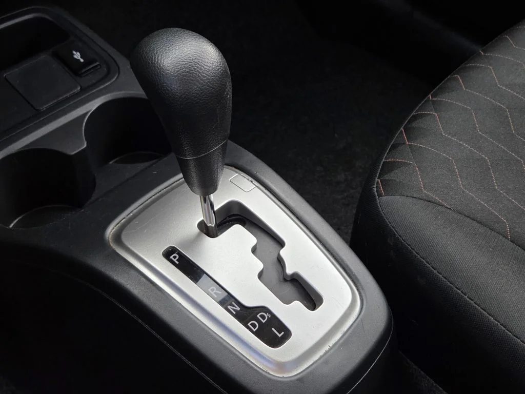 Used 2024  Mitsubishi ES image 32