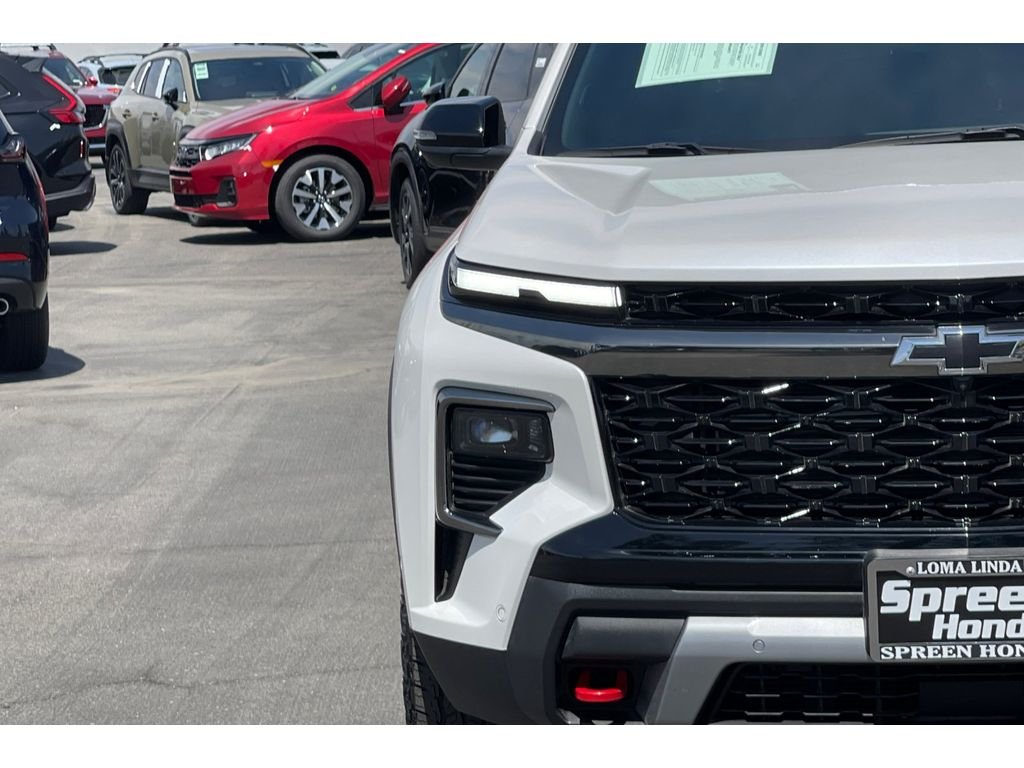 Used 2025 Iridescent Pearl Tricoat Chevrolet AWD Z71 image 46