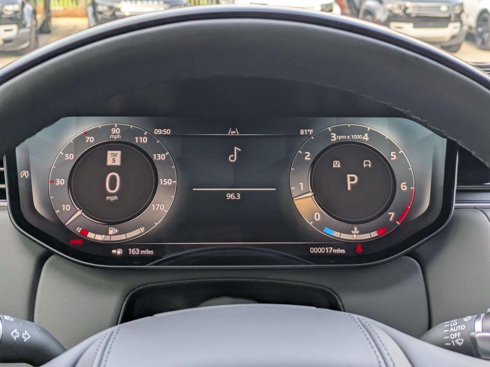 New 2026 Eiger Grey Metallic Land Rover SE image 19