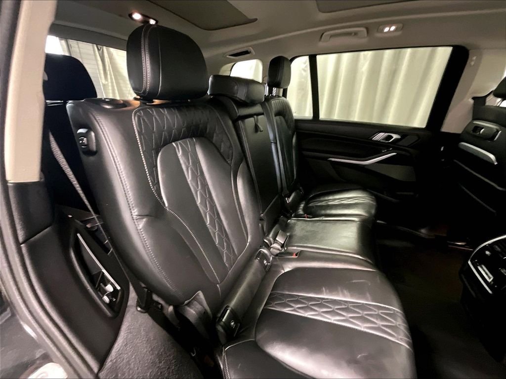 Used 2025 Black BMW xDrive40i image 15