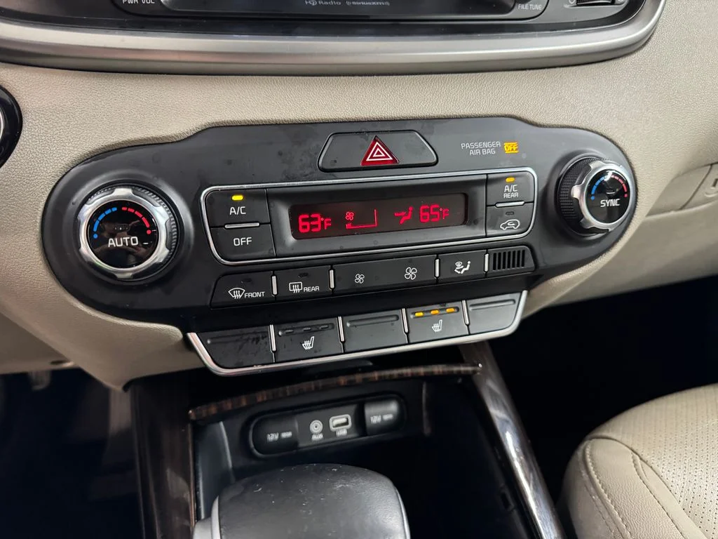 Used 2019 Red Kia EX image 22