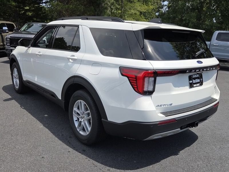 New 2026 Star White Metallic Tri-Coat Ford Active image 13