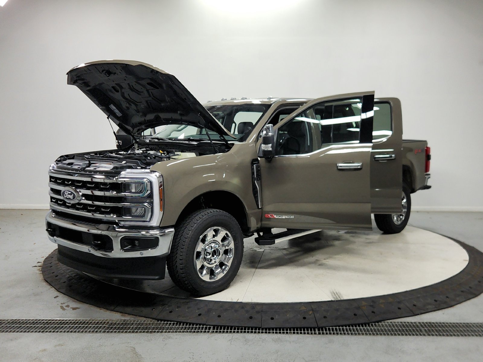 New 2027 Marsh Gray Metallic Ford F-250® Lariat® image 12