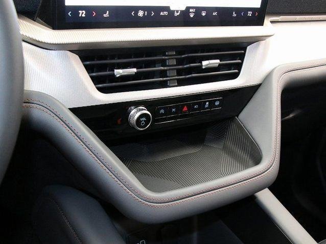 New 2026 Star White Metallic Tri-Coat Ford Active image 23