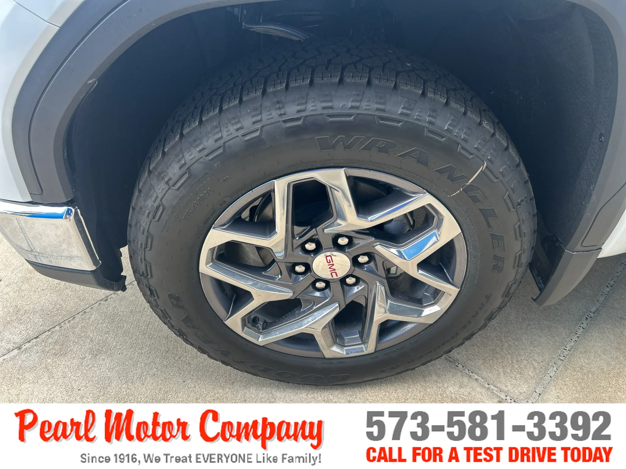 2026 GMC Sierra 1500 SLT - Photo 9