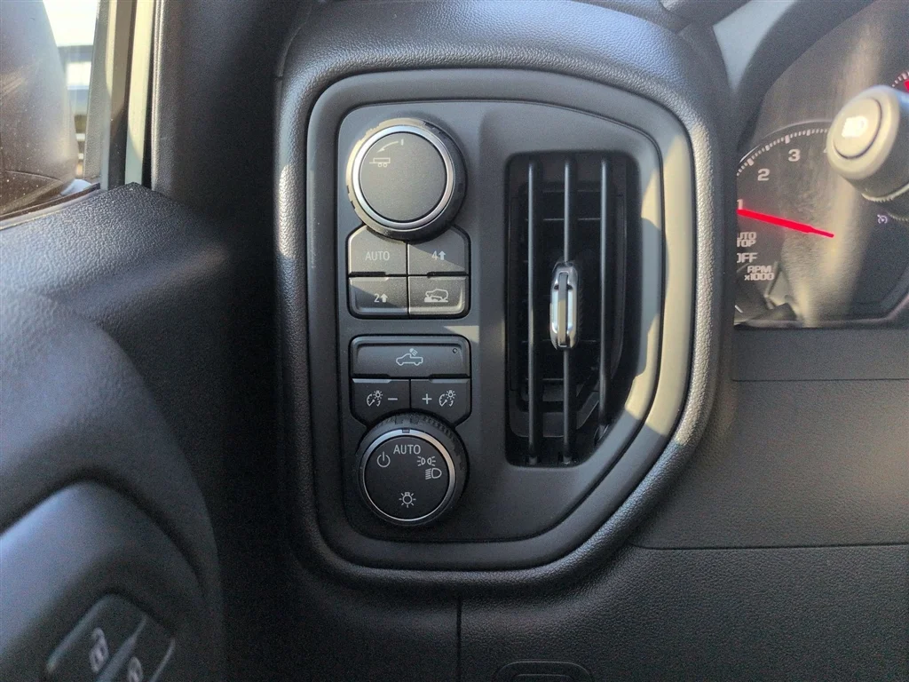 Used 2026 Black Chevrolet Custom image 18