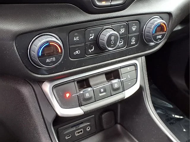 Used 2024 Summit White GMC SLT image 8