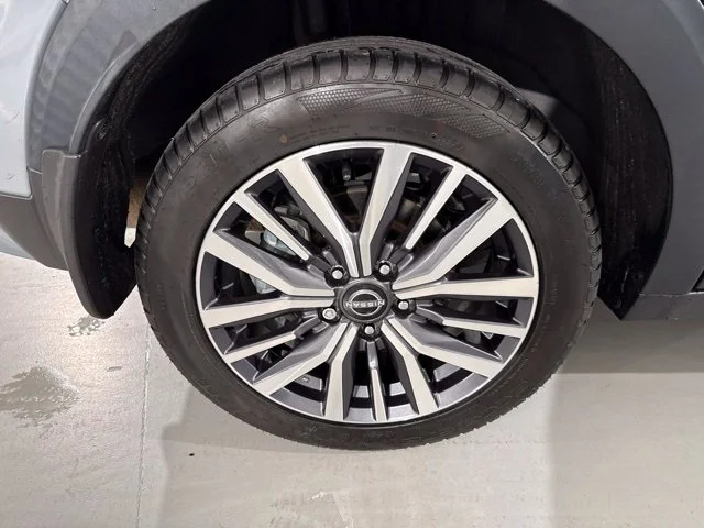 Used 2023 Gray Nissan SV image 11