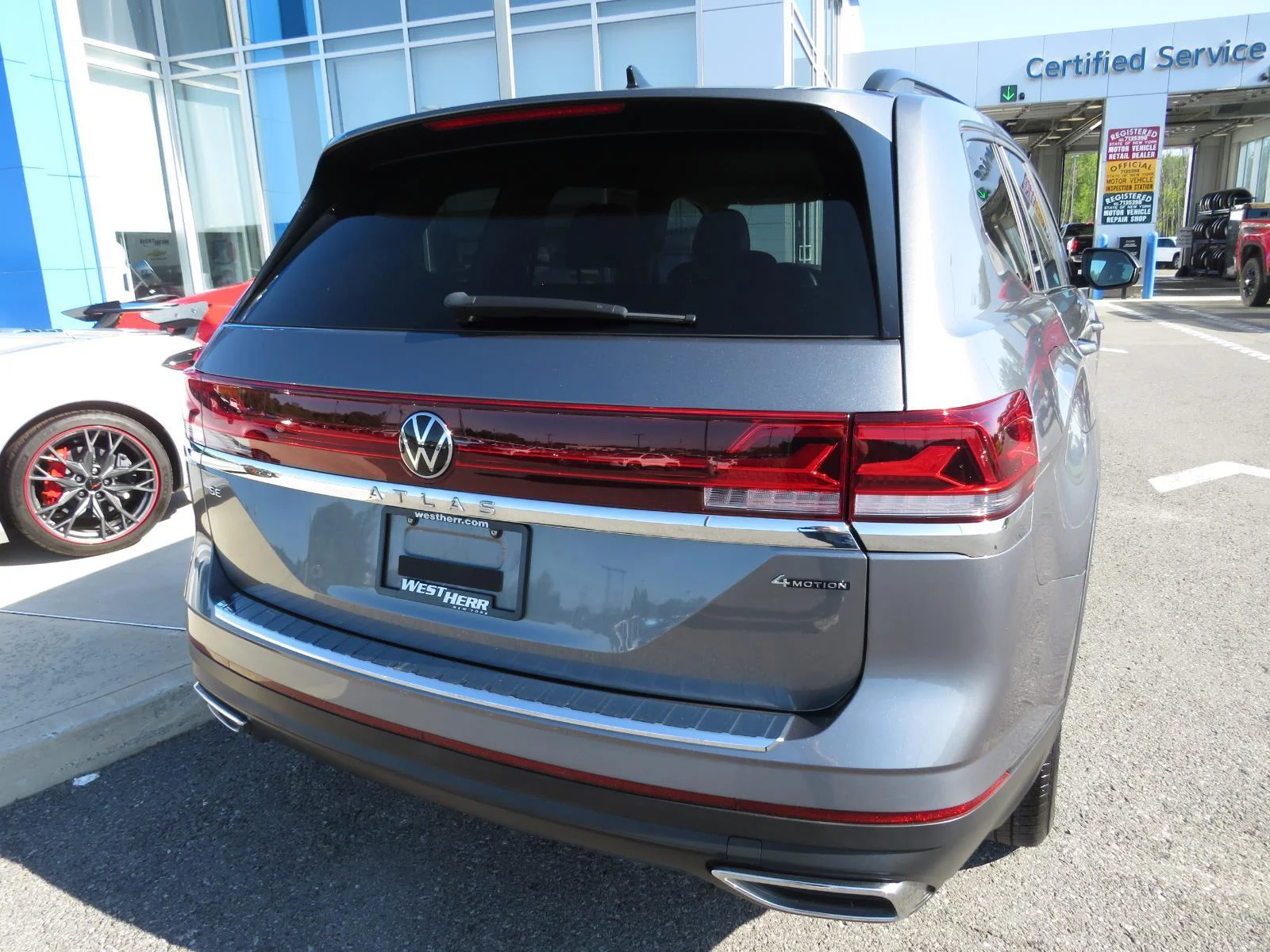 Used 2024  Volkswagen 2.0T SE image 9