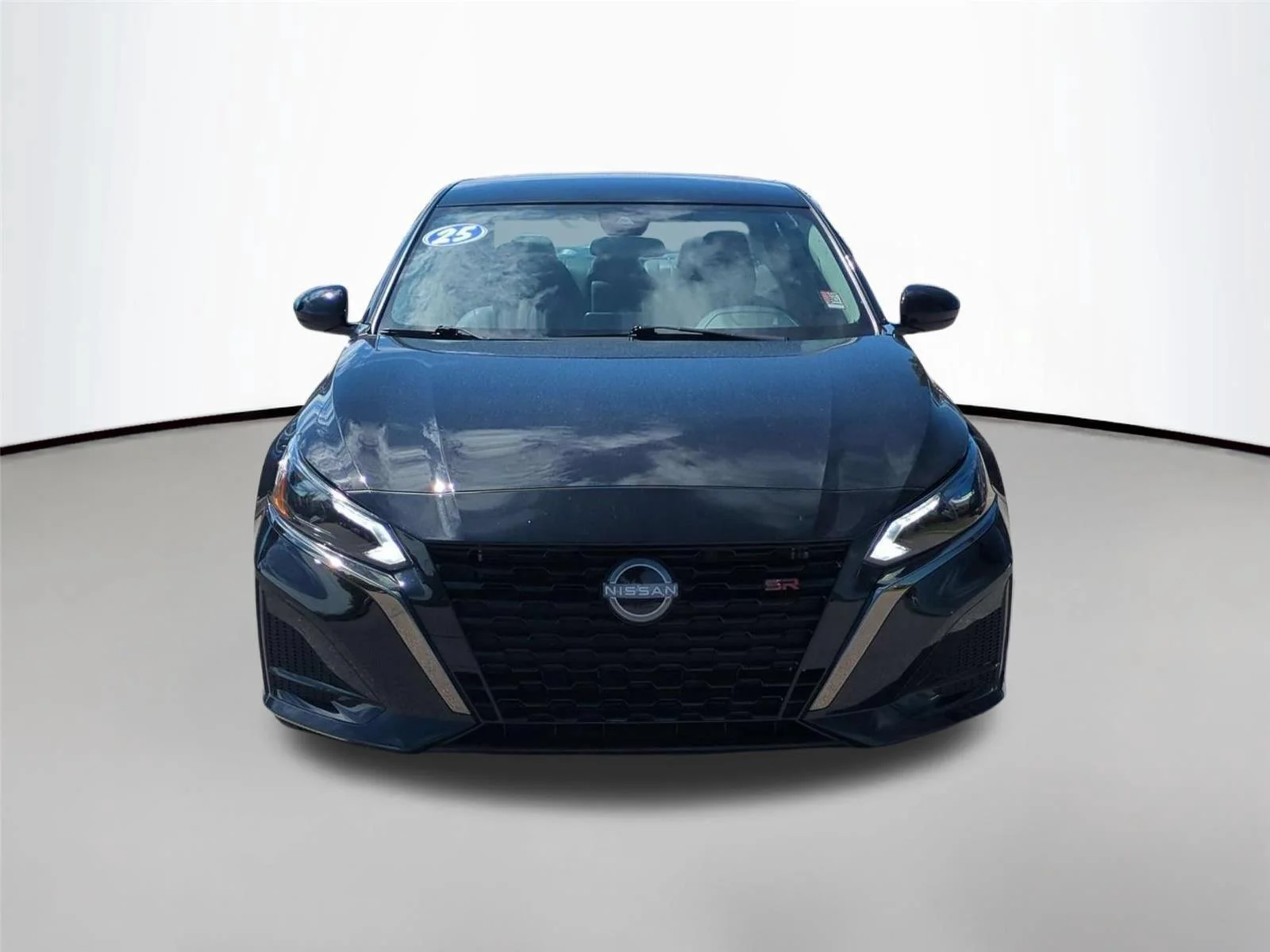 Used 2025 Super Black Nissan SR image 8