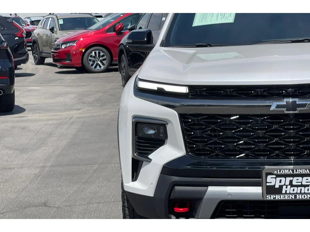 Used 2025 Iridescent Pearl Tricoat Chevrolet AWD Z71 image 46