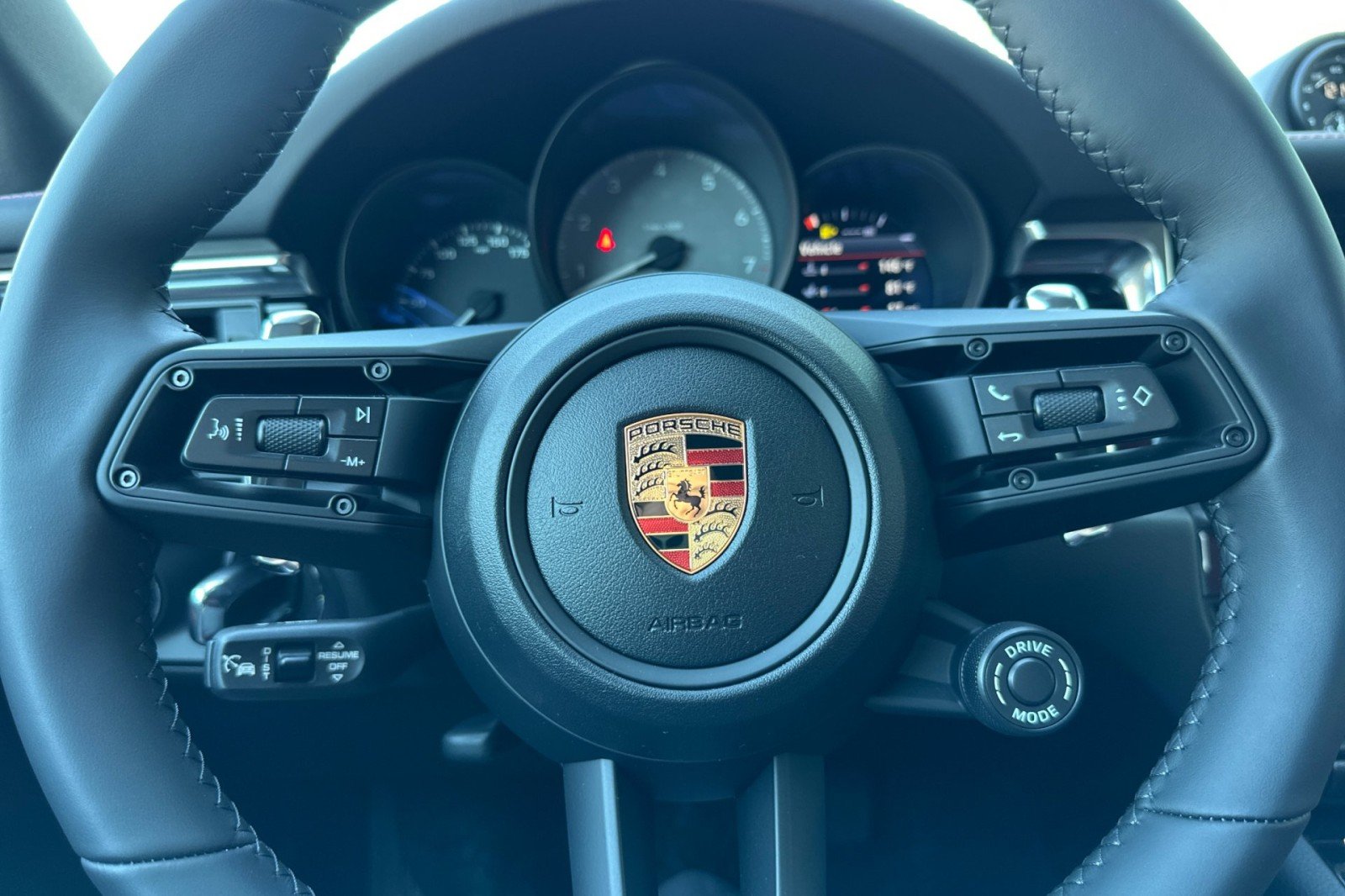 2026 Porsche Macan S - Photo 24