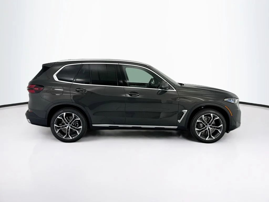 New 2026 Gray BMW sDrive40i image 4