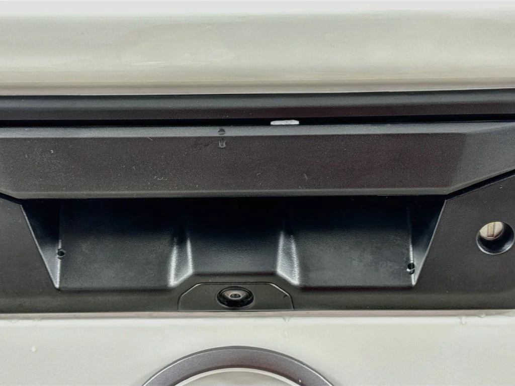 New 2027 Glacier White Nissan SV image 29