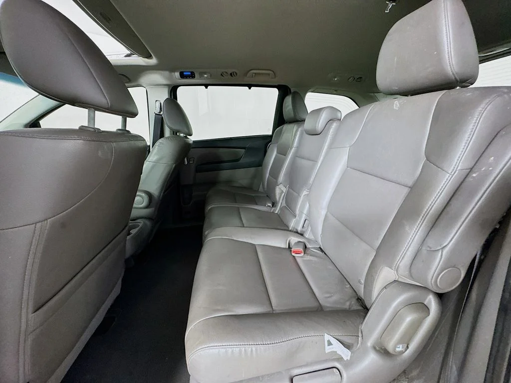 Used 2013 Silver Honda EX-L image 30
