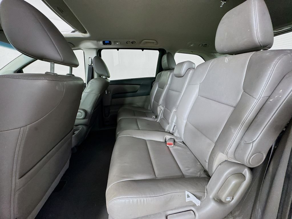 Used 2013 Silver Honda EX-L image 30