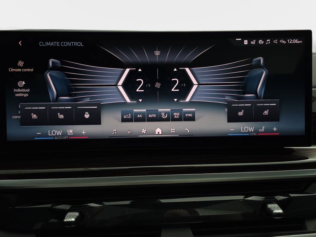 New 2026 Mineral White Metallic BMW xDrive50e image 24