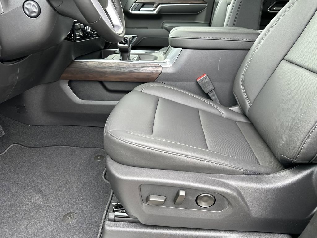 2026 GMC Sierra 1500 SLT - Photo 14