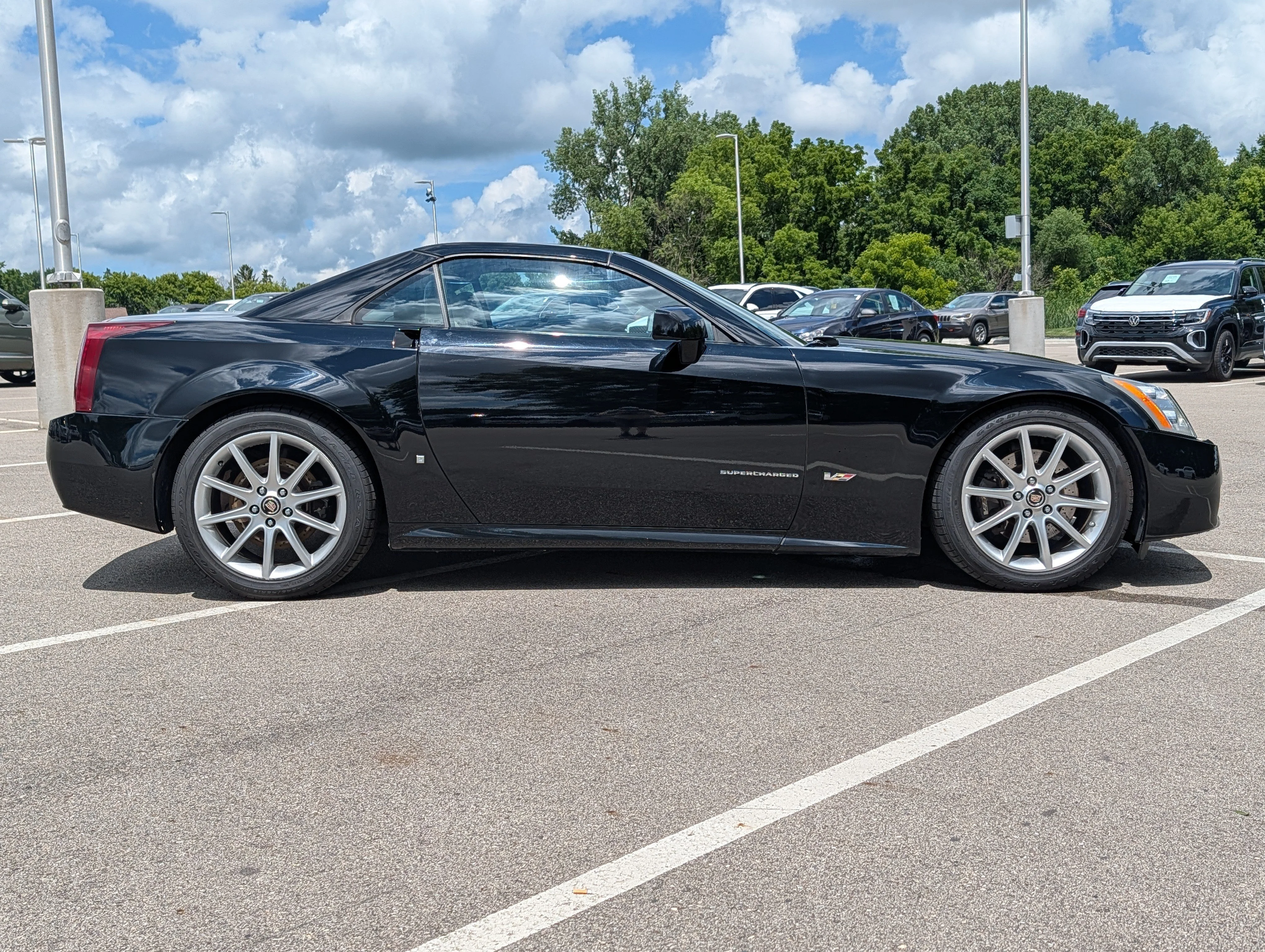 Used 2006 Black Raven Cadillac  image 33